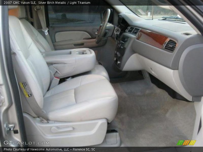 Silver Birch Metallic / Light Titanium 2007 GMC Yukon SLE