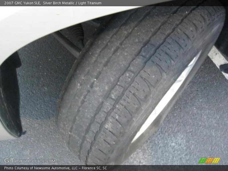 Silver Birch Metallic / Light Titanium 2007 GMC Yukon SLE