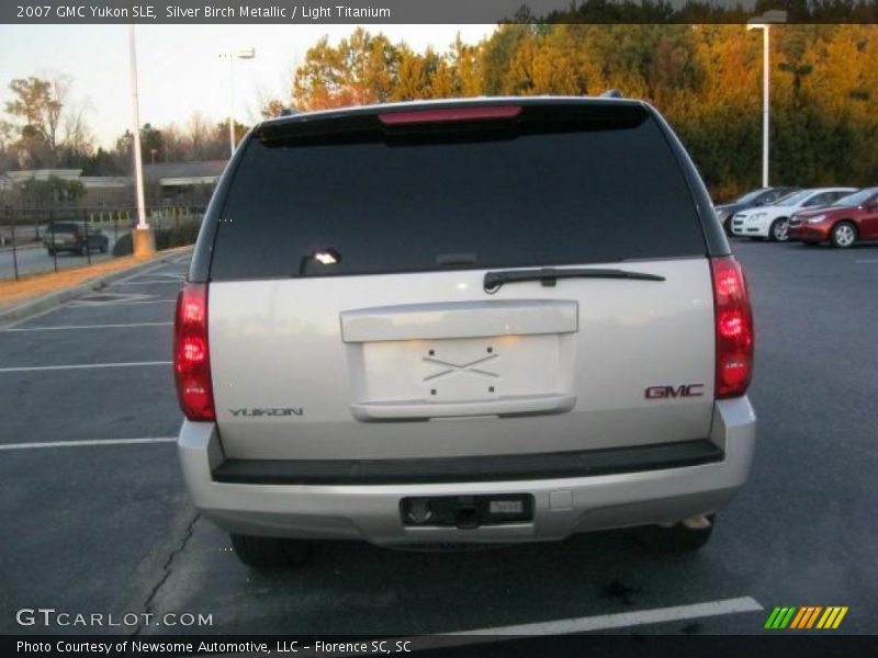 Silver Birch Metallic / Light Titanium 2007 GMC Yukon SLE