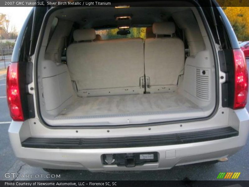  2007 Yukon SLE Trunk