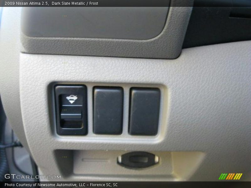 Dark Slate Metallic / Frost 2009 Nissan Altima 2.5
