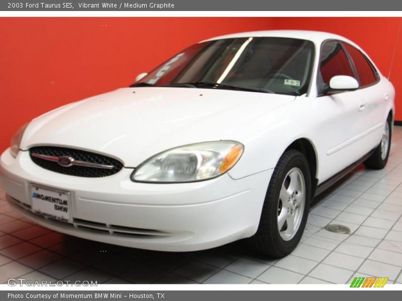 Vibrant White / Medium Graphite 2003 Ford Taurus SES