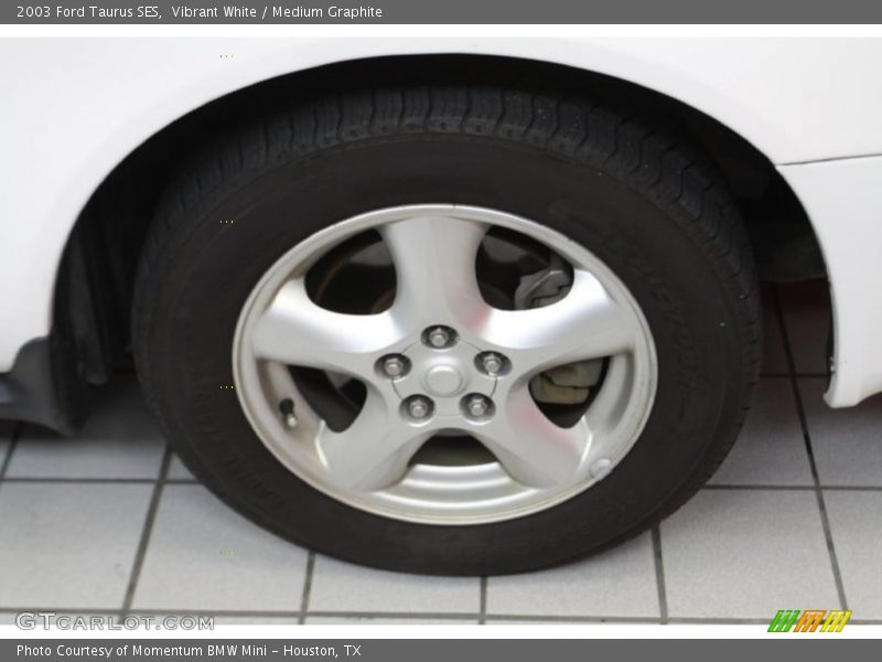 Vibrant White / Medium Graphite 2003 Ford Taurus SES