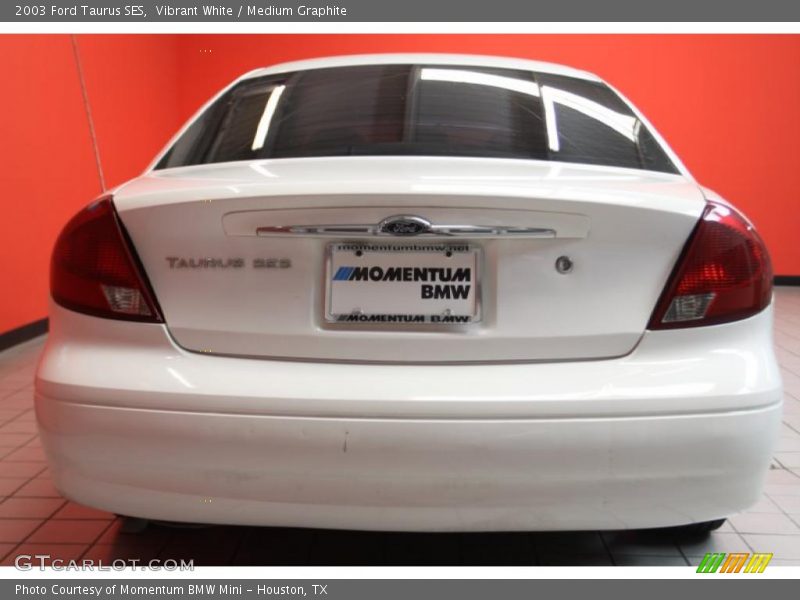 Vibrant White / Medium Graphite 2003 Ford Taurus SES