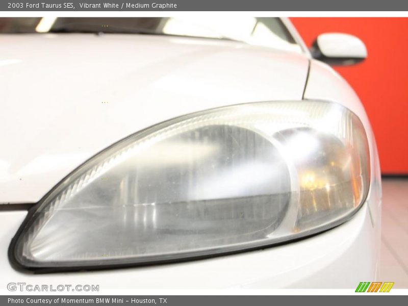 Vibrant White / Medium Graphite 2003 Ford Taurus SES