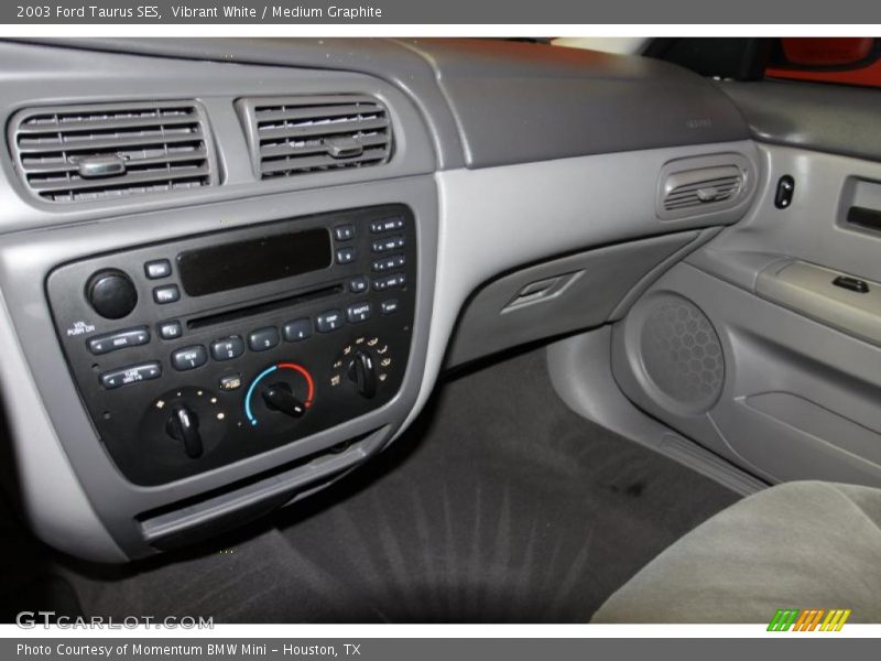 Vibrant White / Medium Graphite 2003 Ford Taurus SES