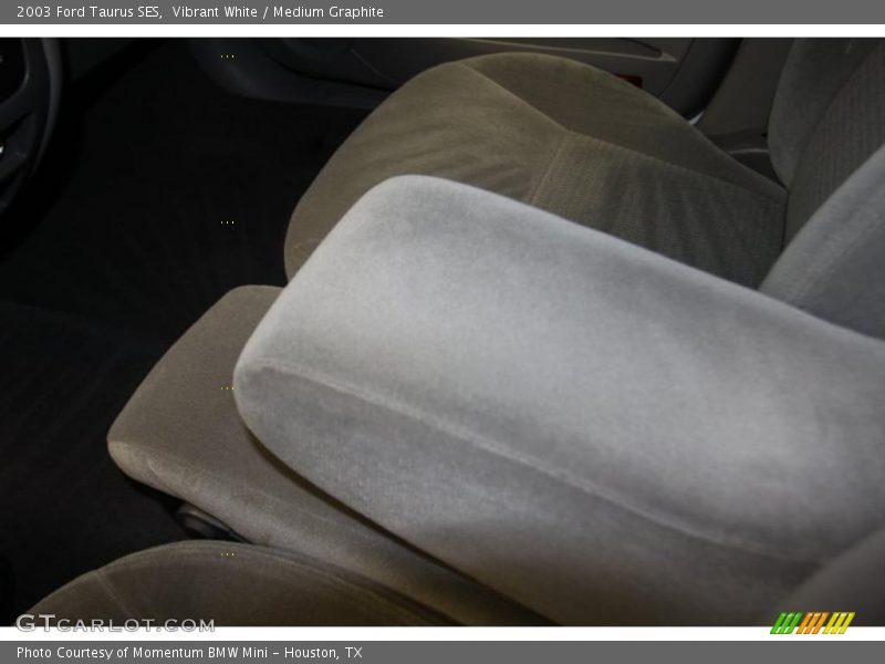 Vibrant White / Medium Graphite 2003 Ford Taurus SES