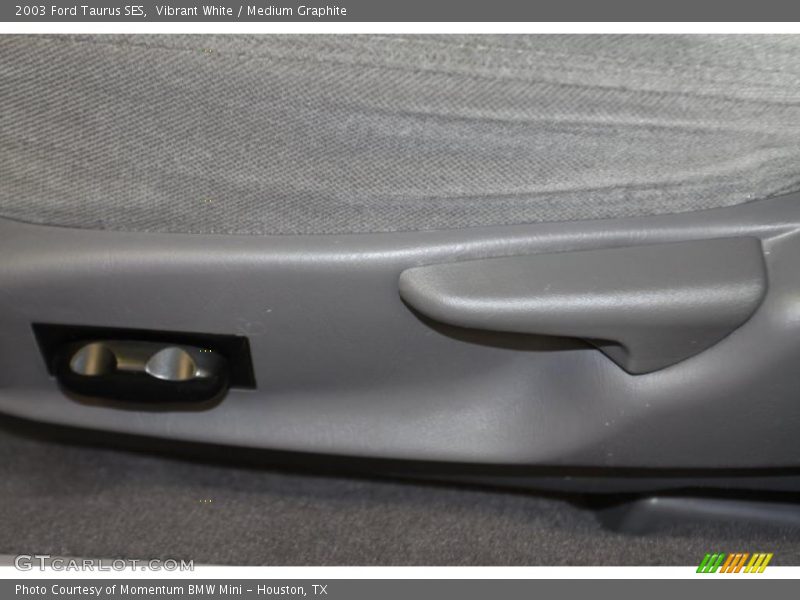 Vibrant White / Medium Graphite 2003 Ford Taurus SES