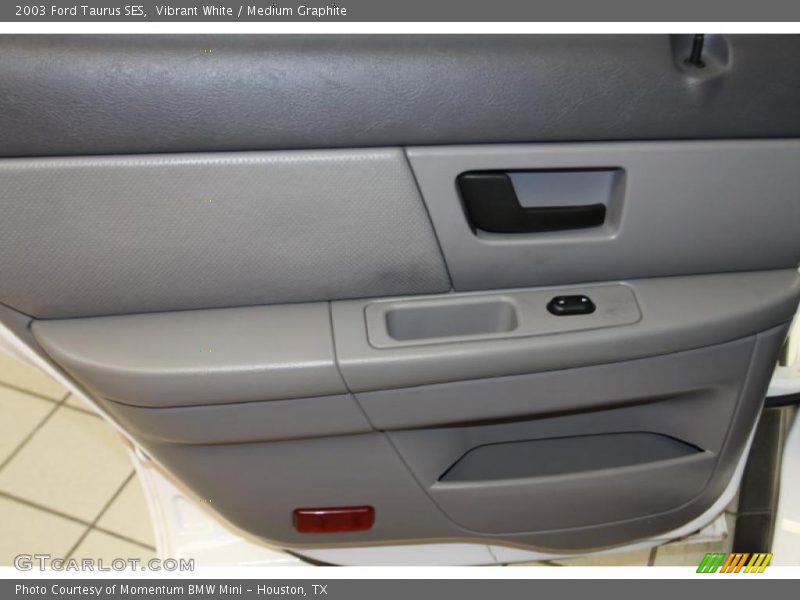 Vibrant White / Medium Graphite 2003 Ford Taurus SES