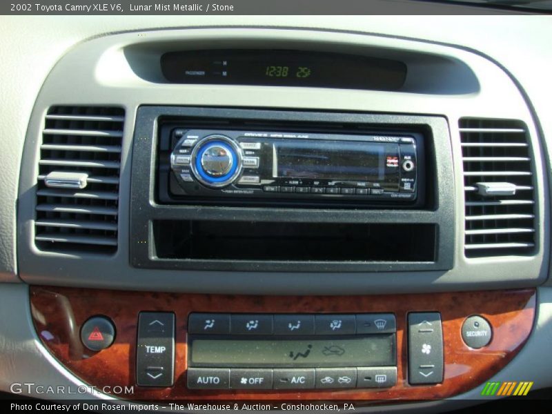 Lunar Mist Metallic / Stone 2002 Toyota Camry XLE V6