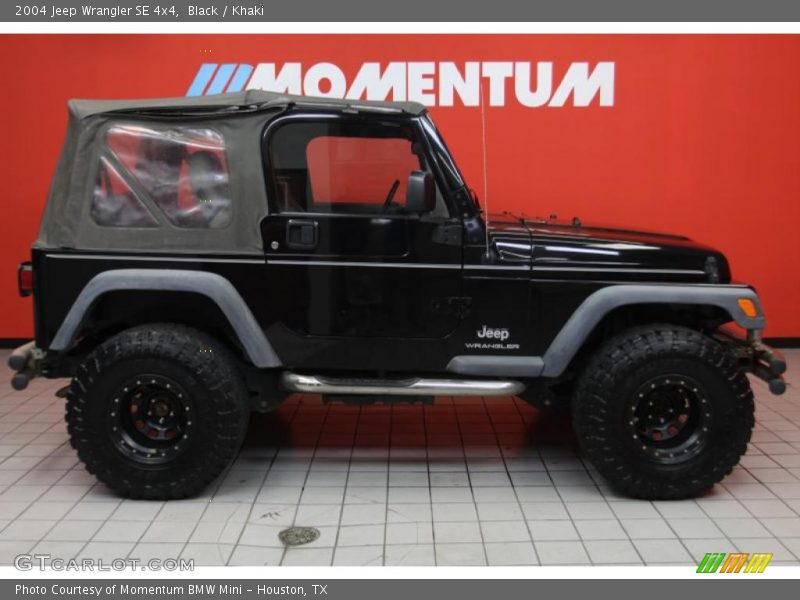 Black / Khaki 2004 Jeep Wrangler SE 4x4
