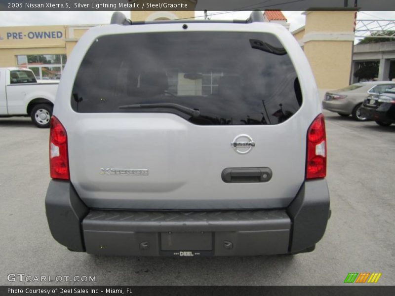 Silver Lightning Metallic / Steel/Graphite 2005 Nissan Xterra S
