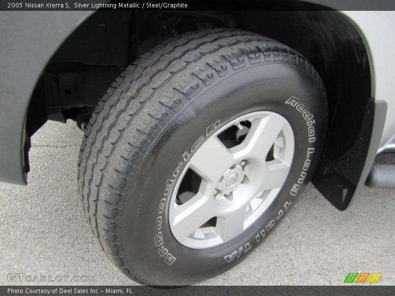 Silver Lightning Metallic / Steel/Graphite 2005 Nissan Xterra S
