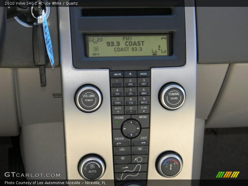 Ice White / Quartz 2010 Volvo S40 2.4i