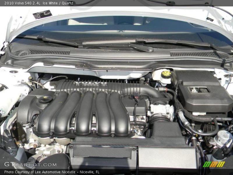 Ice White / Quartz 2010 Volvo S40 2.4i