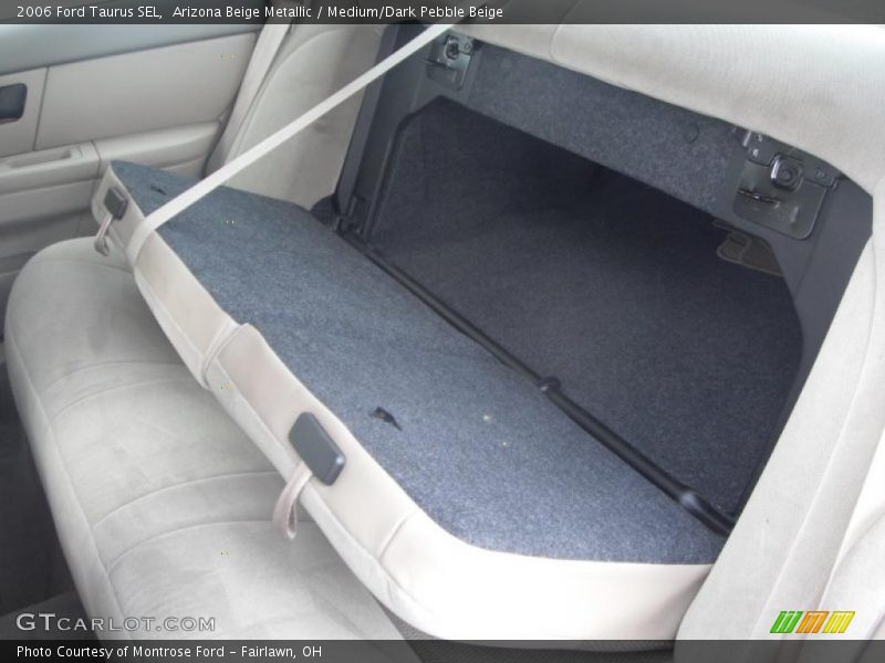 Arizona Beige Metallic / Medium/Dark Pebble Beige 2006 Ford Taurus SEL