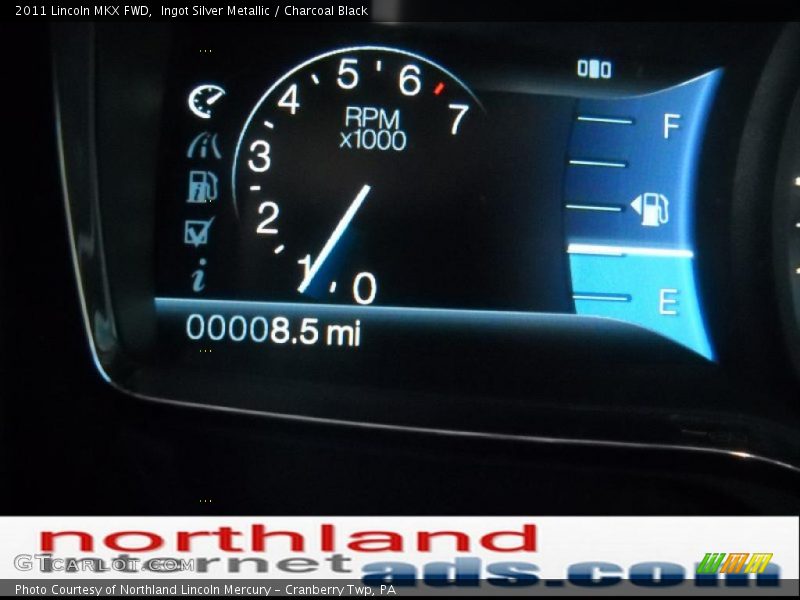 Ingot Silver Metallic / Charcoal Black 2011 Lincoln MKX FWD