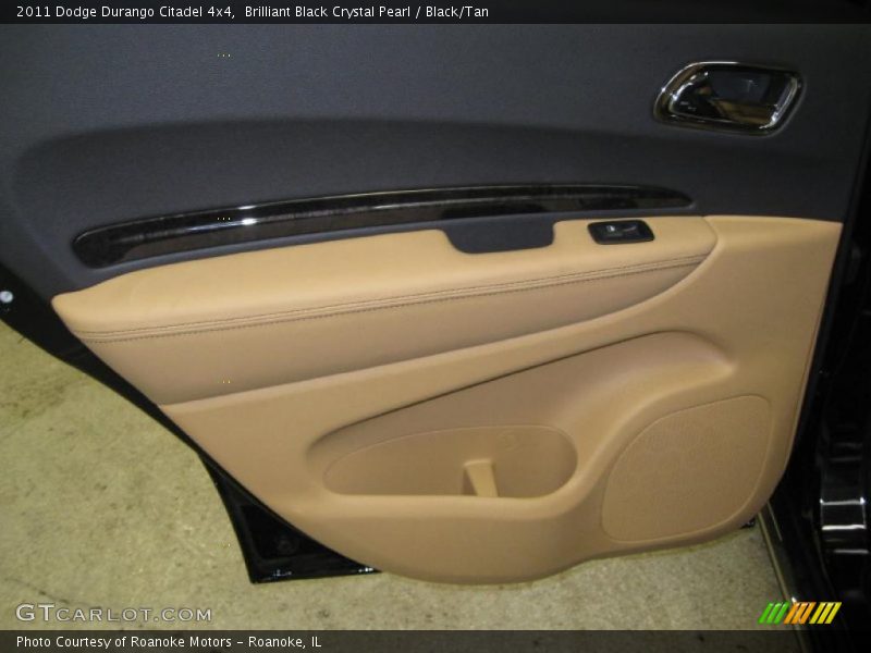 Door Panel of 2011 Durango Citadel 4x4