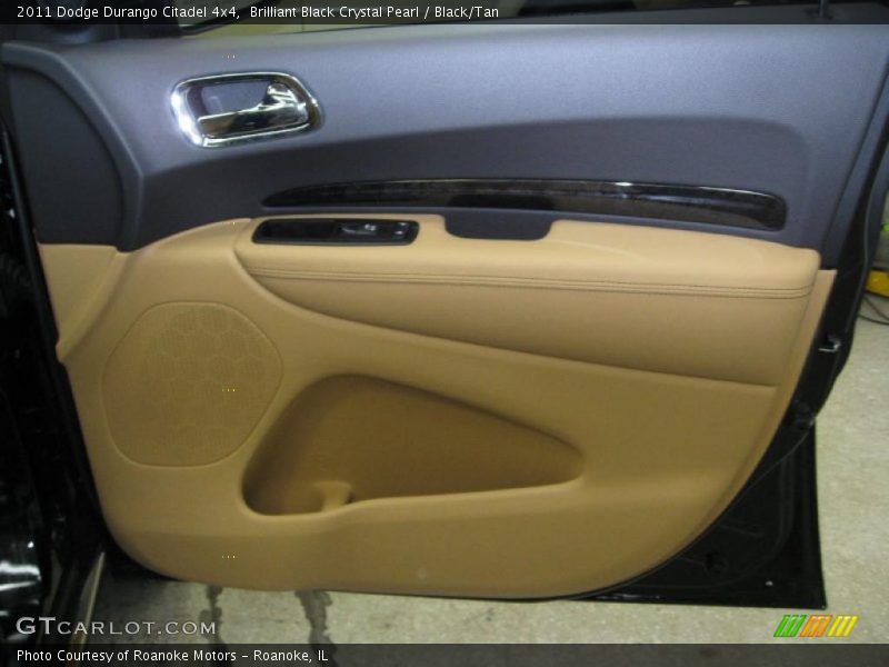 Door Panel of 2011 Durango Citadel 4x4