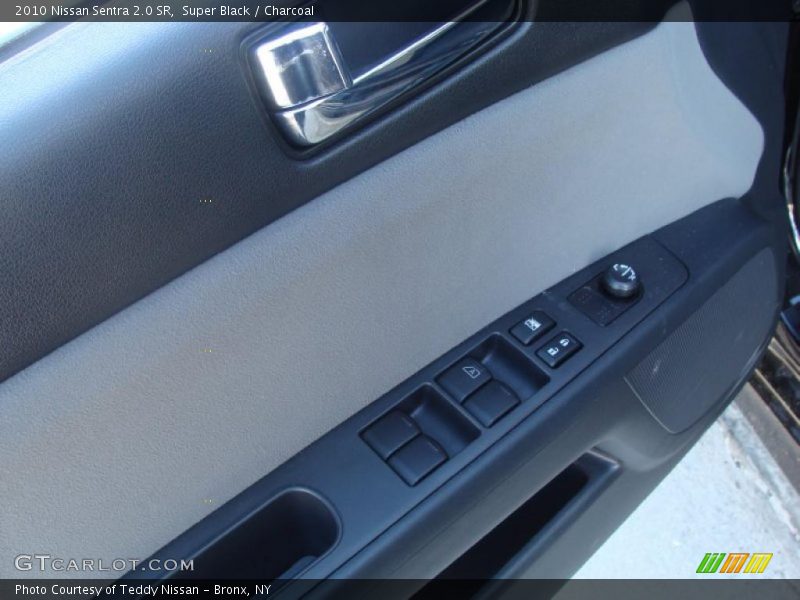 Super Black / Charcoal 2010 Nissan Sentra 2.0 SR