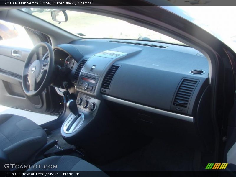 Super Black / Charcoal 2010 Nissan Sentra 2.0 SR