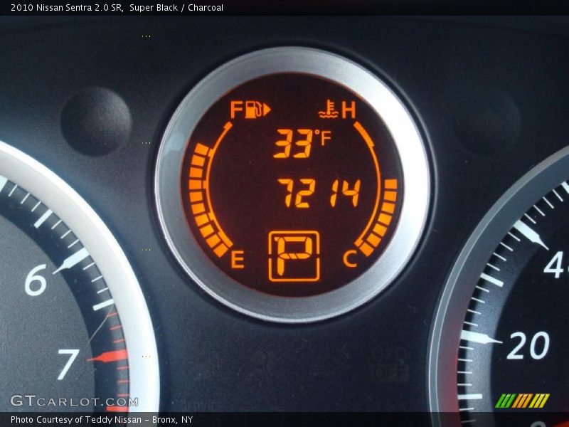 Super Black / Charcoal 2010 Nissan Sentra 2.0 SR