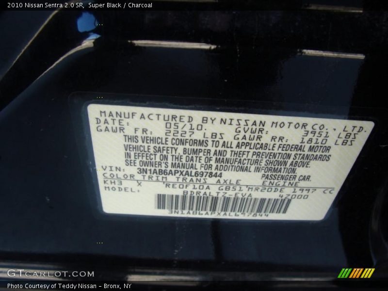 Super Black / Charcoal 2010 Nissan Sentra 2.0 SR