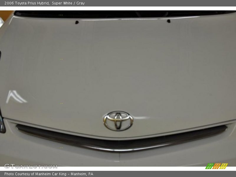 Super White / Gray 2006 Toyota Prius Hybrid