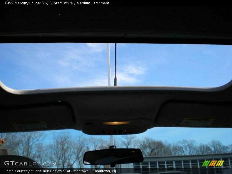 Vibrant White / Medium Parchment 1999 Mercury Cougar V6