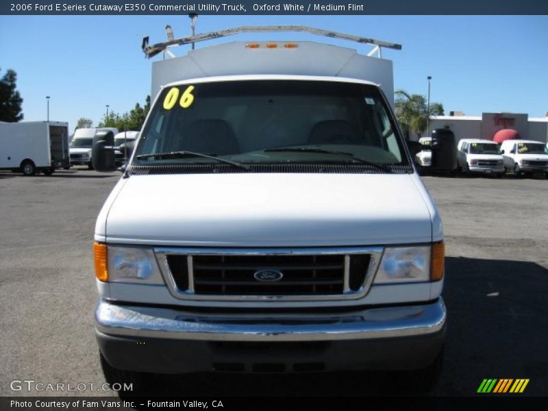Oxford White / Medium Flint 2006 Ford E Series Cutaway E350 Commercial Utility Truck