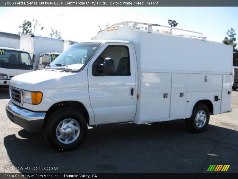 Oxford White / Medium Flint 2006 Ford E Series Cutaway E350 Commercial Utility Truck