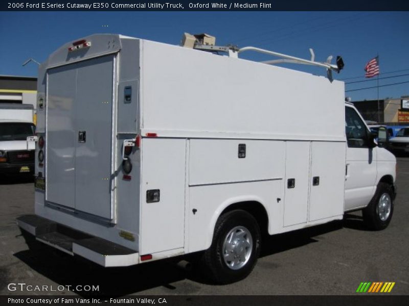 Oxford White / Medium Flint 2006 Ford E Series Cutaway E350 Commercial Utility Truck