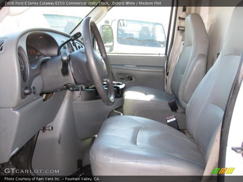 Oxford White / Medium Flint 2006 Ford E Series Cutaway E350 Commercial Utility Truck
