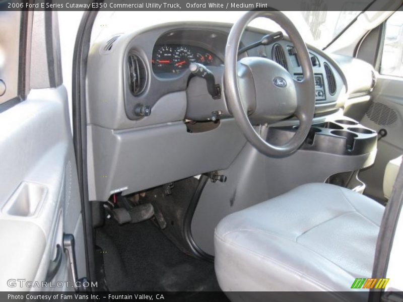 Oxford White / Medium Flint 2006 Ford E Series Cutaway E350 Commercial Utility Truck