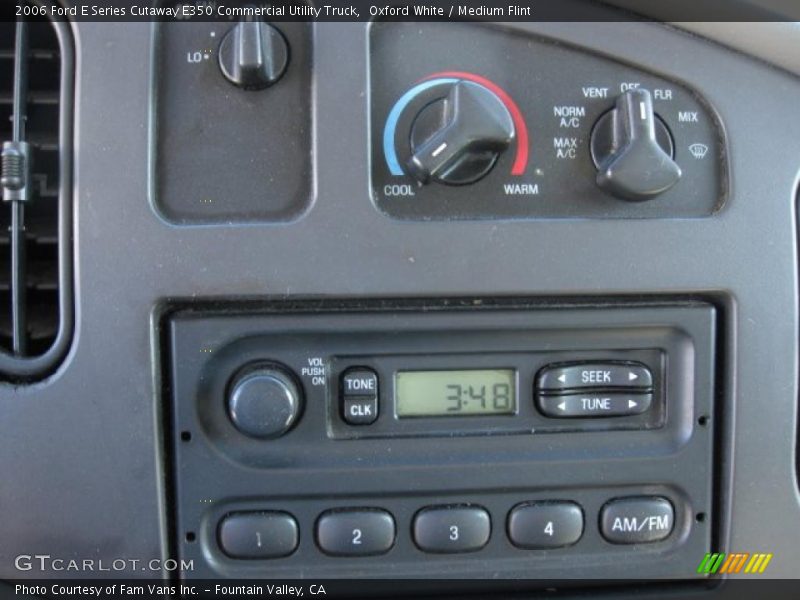 Oxford White / Medium Flint 2006 Ford E Series Cutaway E350 Commercial Utility Truck