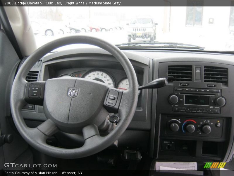 Bright White / Medium Slate Gray 2005 Dodge Dakota ST Club Cab