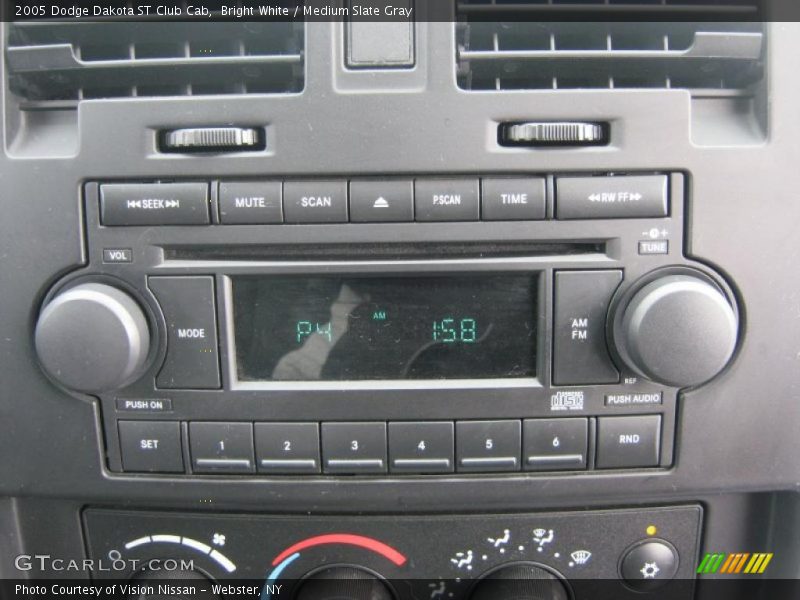 Bright White / Medium Slate Gray 2005 Dodge Dakota ST Club Cab