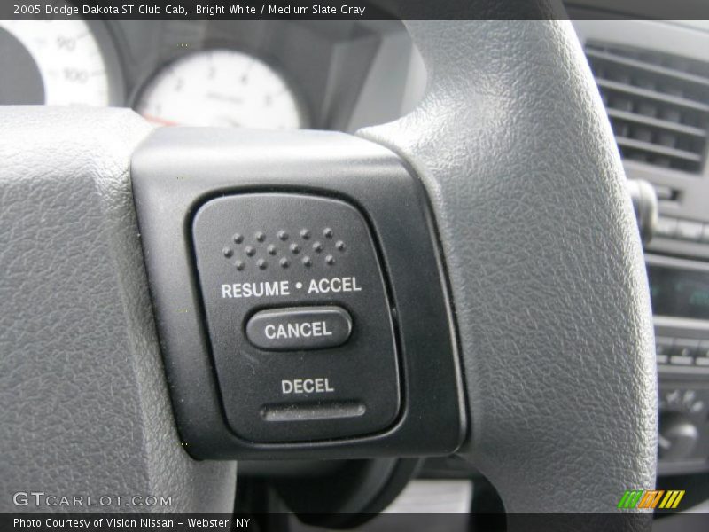 Bright White / Medium Slate Gray 2005 Dodge Dakota ST Club Cab