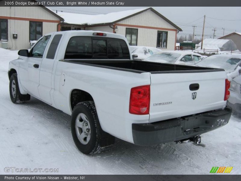  2005 Dakota ST Club Cab Bright White