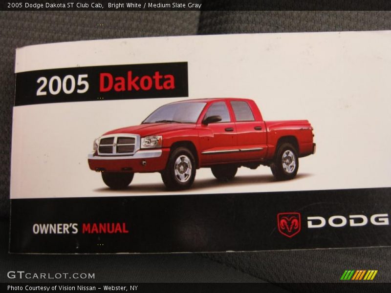 Bright White / Medium Slate Gray 2005 Dodge Dakota ST Club Cab