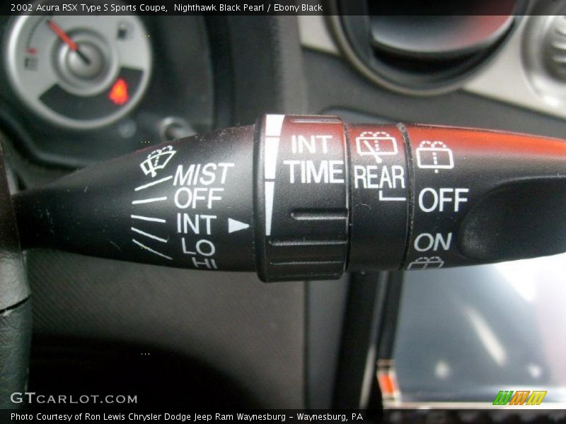 Controls of 2002 RSX Type S Sports Coupe