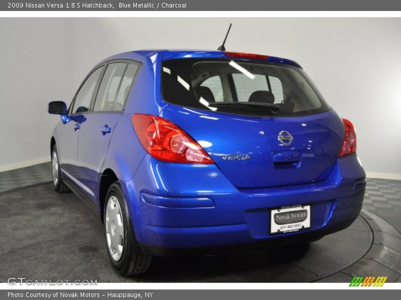 Blue Metallic / Charcoal 2009 Nissan Versa 1.8 S Hatchback