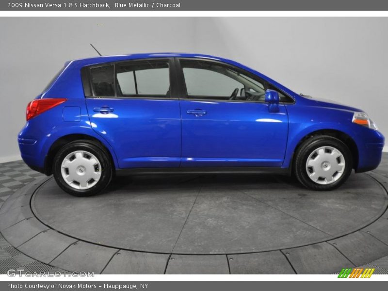 Blue Metallic / Charcoal 2009 Nissan Versa 1.8 S Hatchback