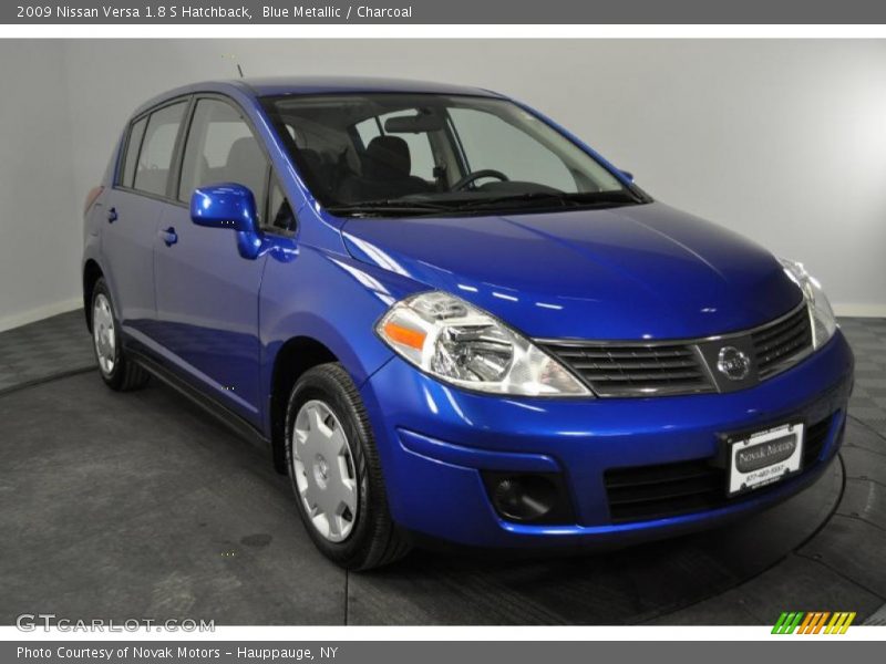 Blue Metallic / Charcoal 2009 Nissan Versa 1.8 S Hatchback