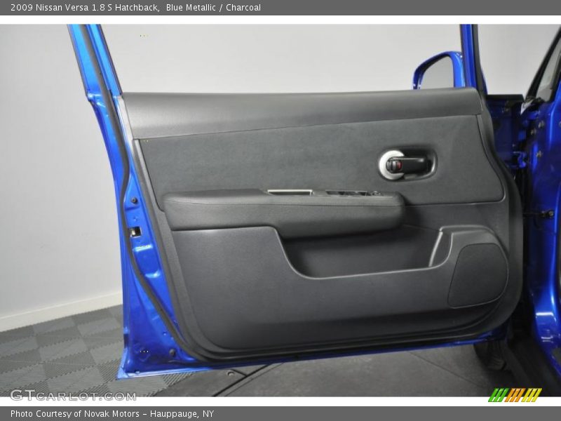 Blue Metallic / Charcoal 2009 Nissan Versa 1.8 S Hatchback