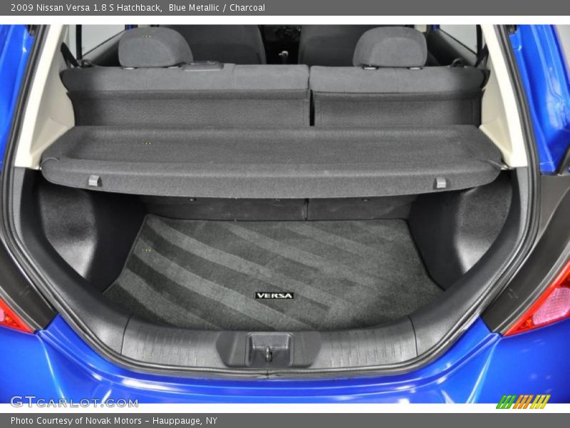Blue Metallic / Charcoal 2009 Nissan Versa 1.8 S Hatchback