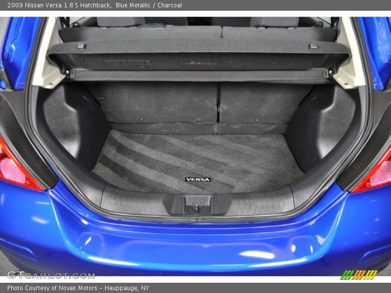 Blue Metallic / Charcoal 2009 Nissan Versa 1.8 S Hatchback