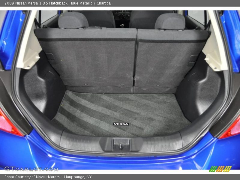 Blue Metallic / Charcoal 2009 Nissan Versa 1.8 S Hatchback
