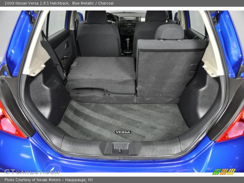 Blue Metallic / Charcoal 2009 Nissan Versa 1.8 S Hatchback