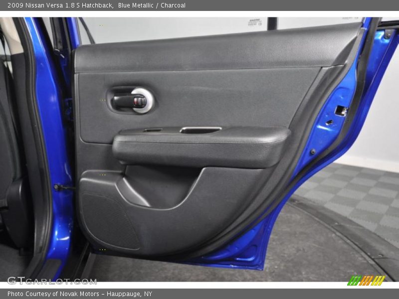 Blue Metallic / Charcoal 2009 Nissan Versa 1.8 S Hatchback